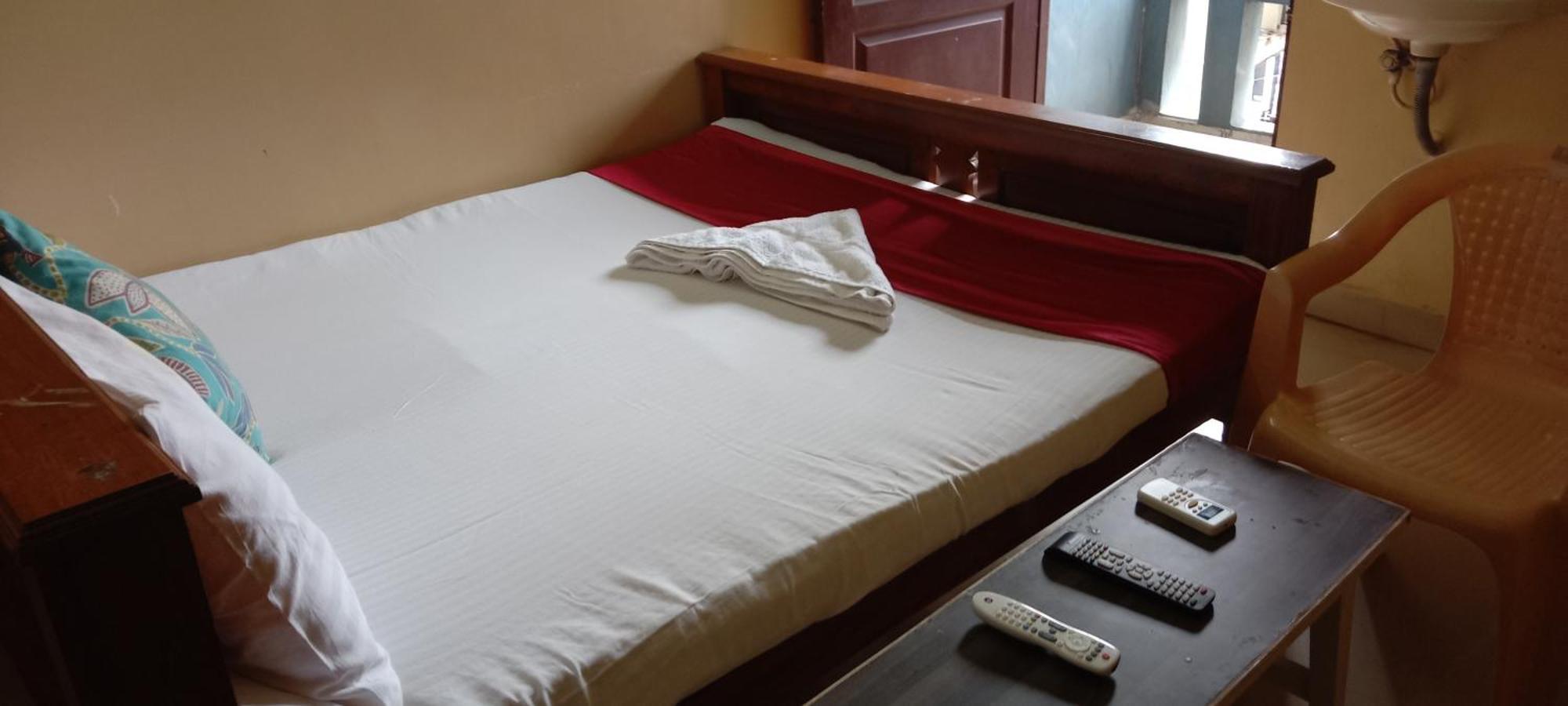 Sri Krishna Guest House Pondicherry Room photo