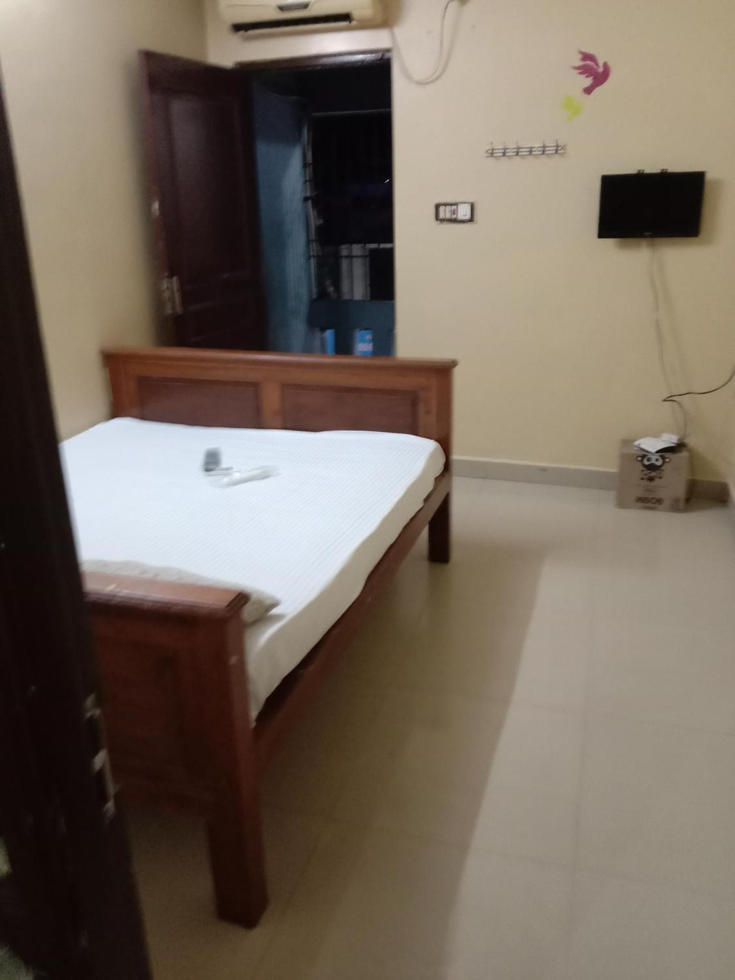 Sri Krishna Guest House Pondicherry Room photo